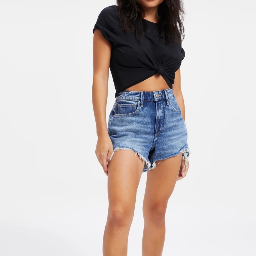 NWT Good American Good Girlfriend shorts • Size 2
